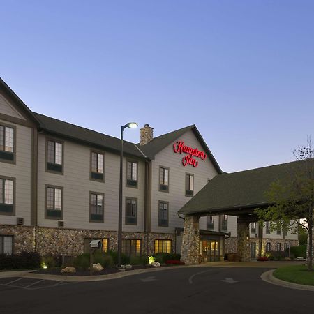 Hampton Inn Kansas City The Legends Экстерьер фото