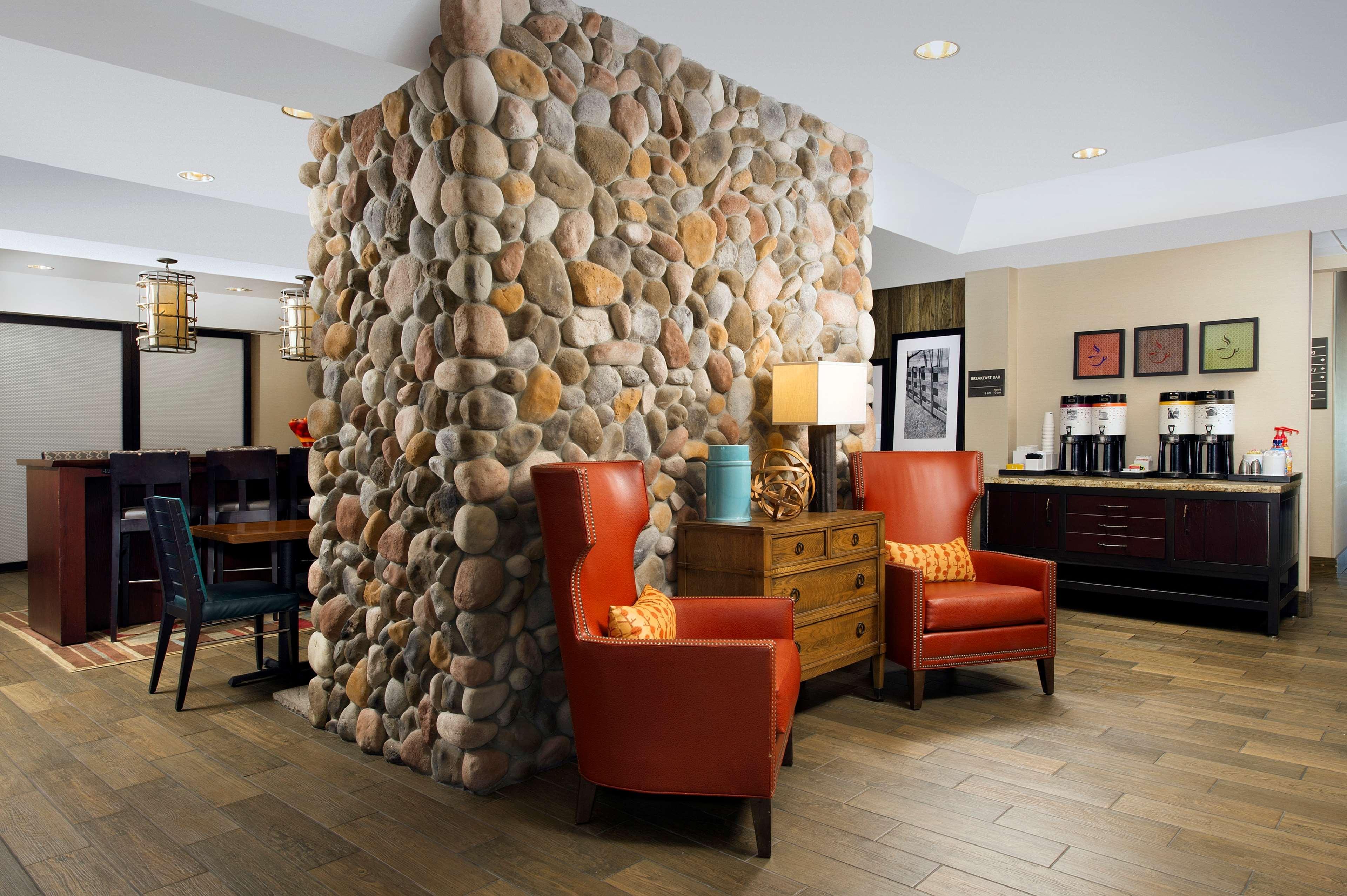 Hampton Inn Kansas City The Legends Интерьер фото