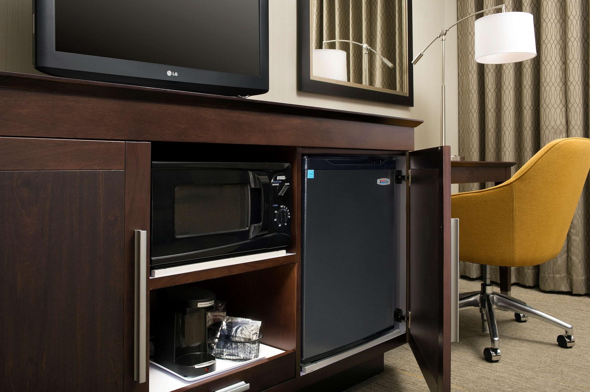 Hampton Inn Kansas City The Legends Экстерьер фото
