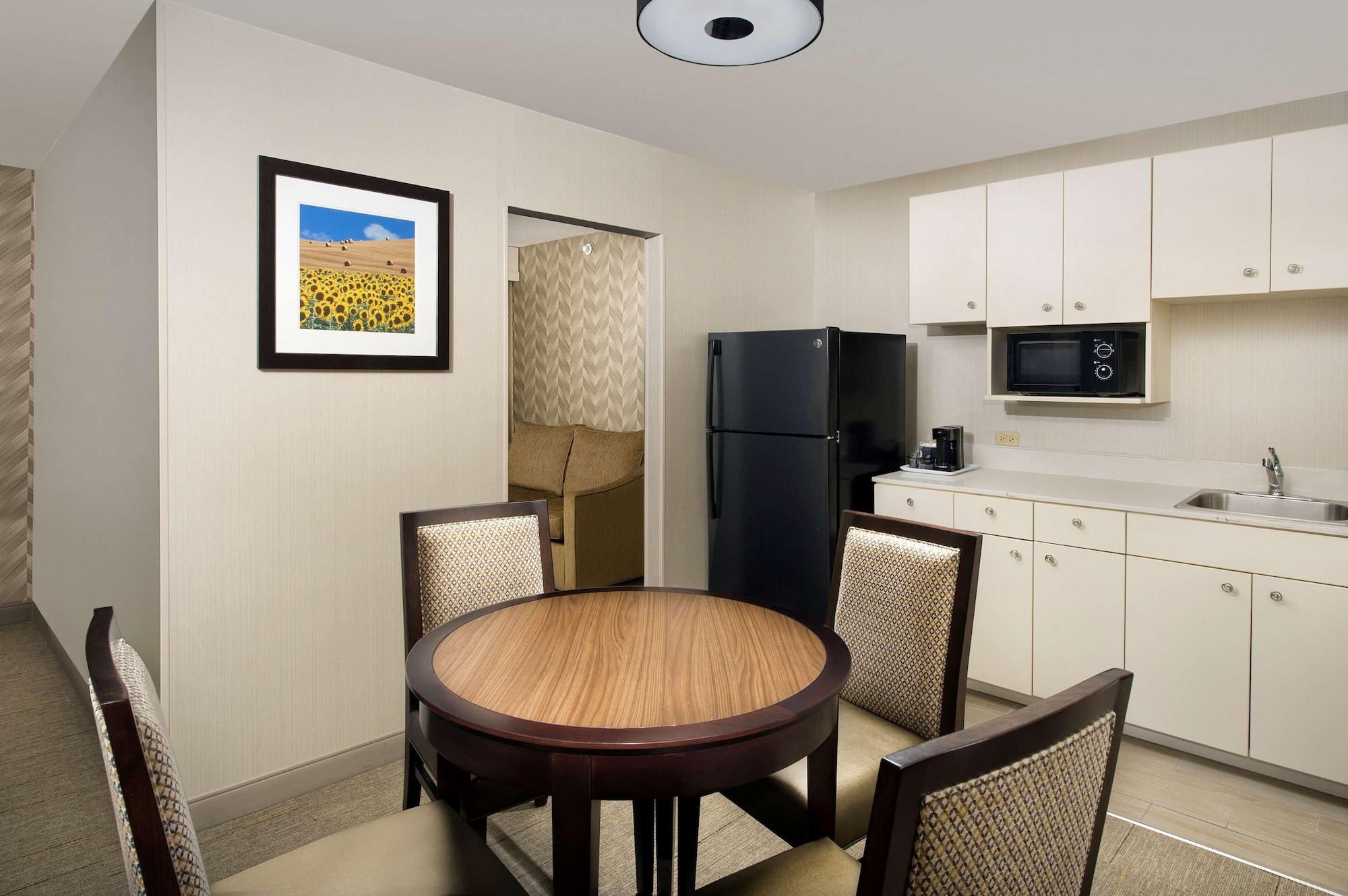 Hampton Inn Kansas City The Legends Экстерьер фото